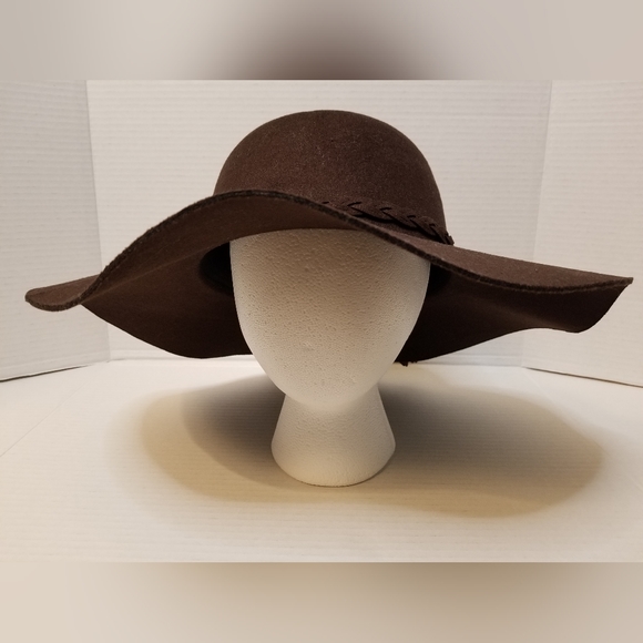 Womens Round Top Floppy Felt Hat - Picture 3 of 5